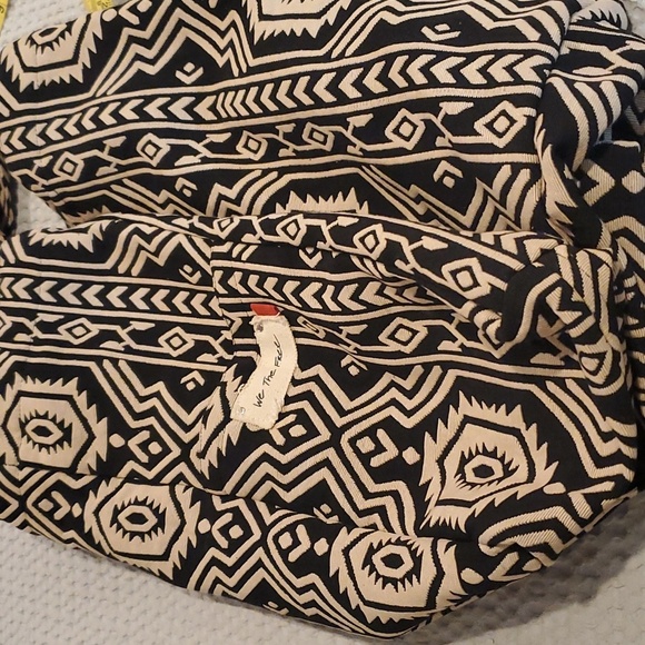 We The Free Black and White Tote Bag (13) - Picture 7 of 10